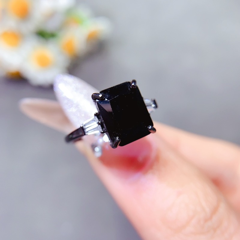 Natual Rectangle Black Spinel  - Jewelry Making University recension och pris