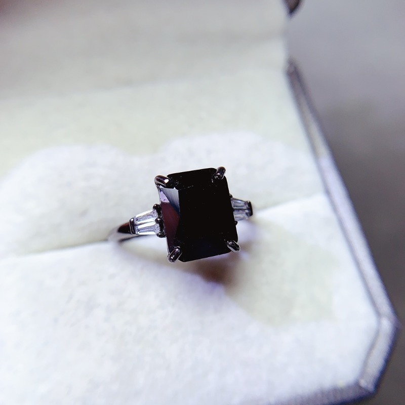Natual Rectangle Black Spinel  - Jewelry Making University recension och pris