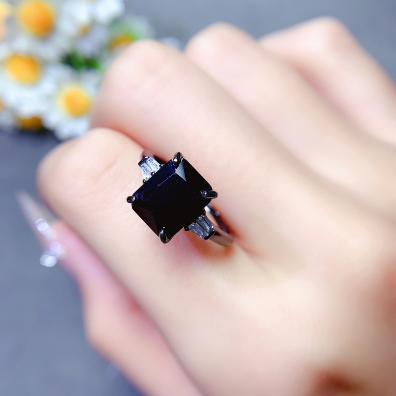 Natual Rectangle Black Spinel  - Jewelry Making University recension och pris
